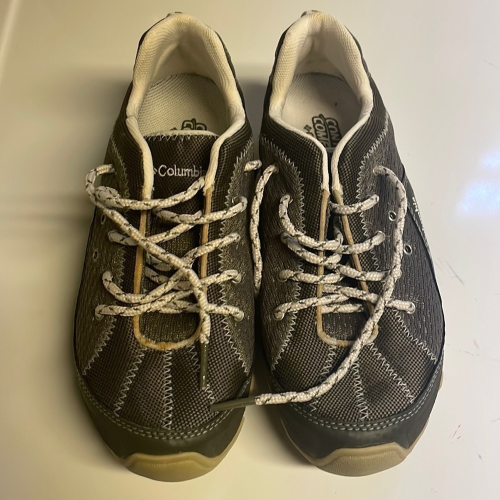 Columbia Dragonfly green Omni grip Shoe - Like New 6